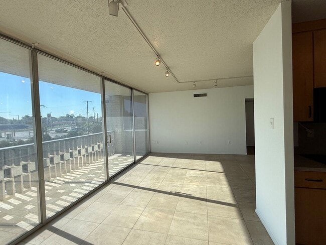 700 E 9th St Unidad Quapaw Tower #3B