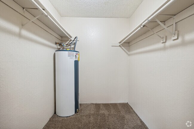 2BR, 2BA - 1,152SF - Primary Closet