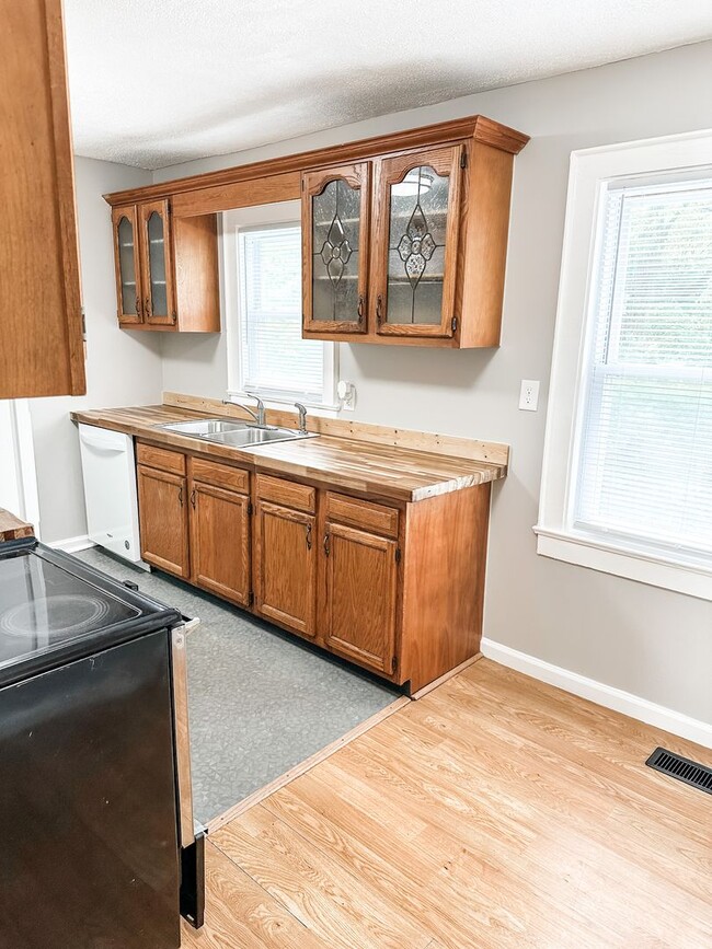 Photo - Housing Choice Vouchers Welcome! Charming ...