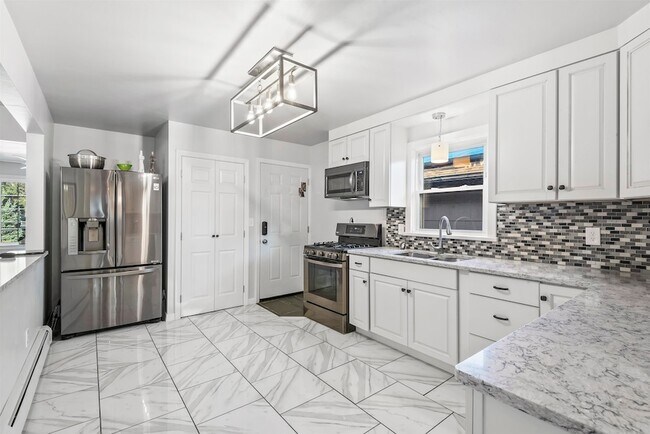 Photo - 290 Randolph Ave