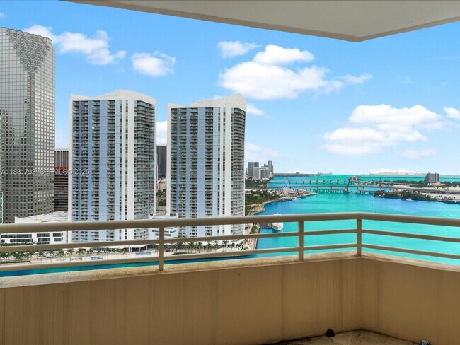 Building Photo - 888 Brickell Key Dr Unit 2510