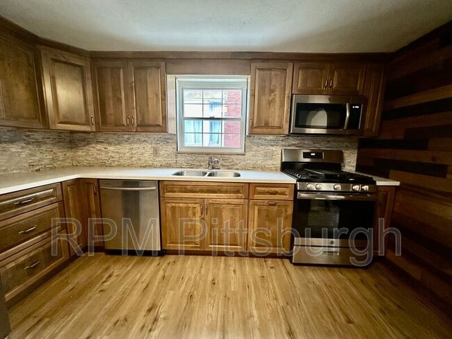 Photo - 533 Freeport Rd