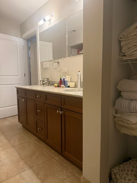 master bathroom - 525 Kedzie St Unit South Evanston Apartment