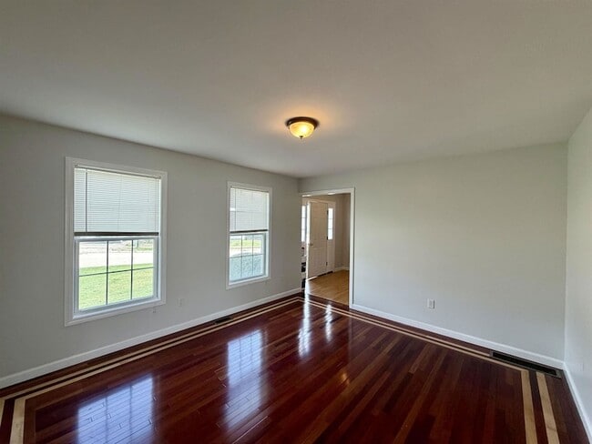 Photo - 8 Normandy Way