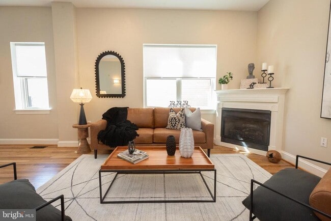 Building Photo - 1417 Chapin St NW Unit 506 Rental
