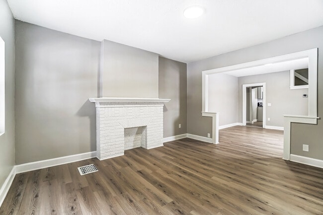 Photo - 1081 S Champion Ave