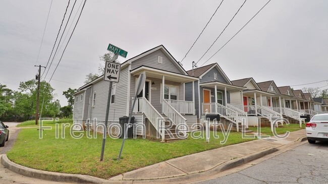 Photo - 1400 Maple St