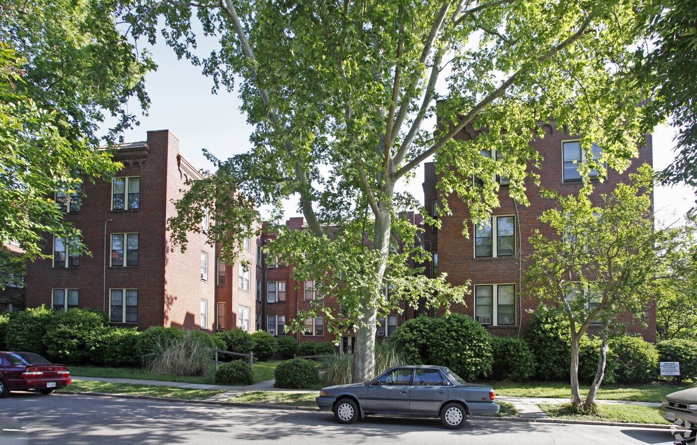 Photo - 900 Brandon Ave