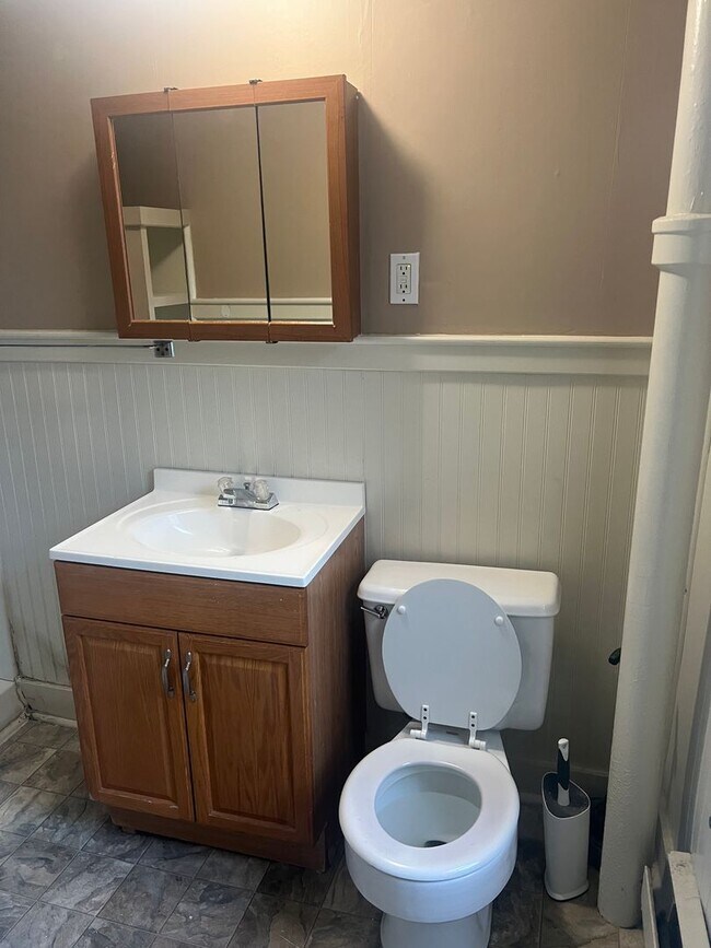 Photo - 376 Salmon Brook St Unit 5