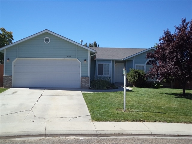 Building Photo - 611 Hampton Cir Rental