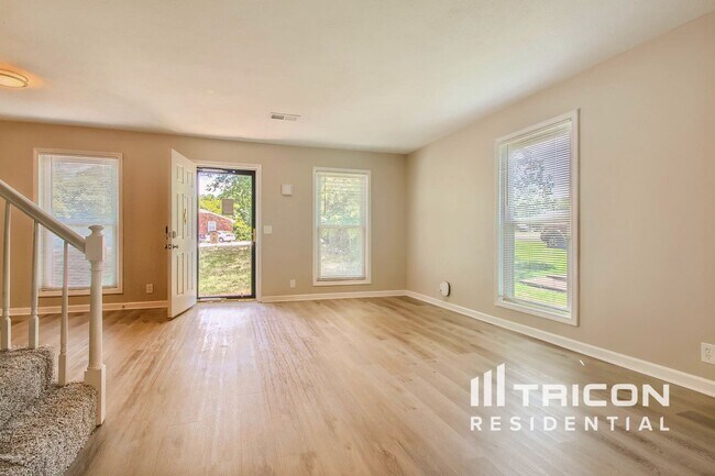 Photo - 426 Kinsey Blvd