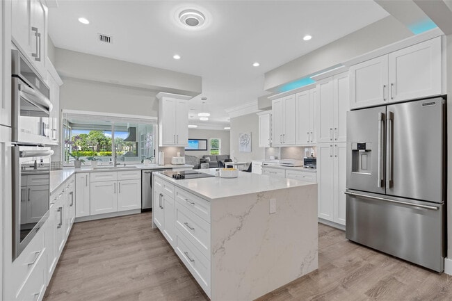 Photo - 9010 Gardens Glen Cir