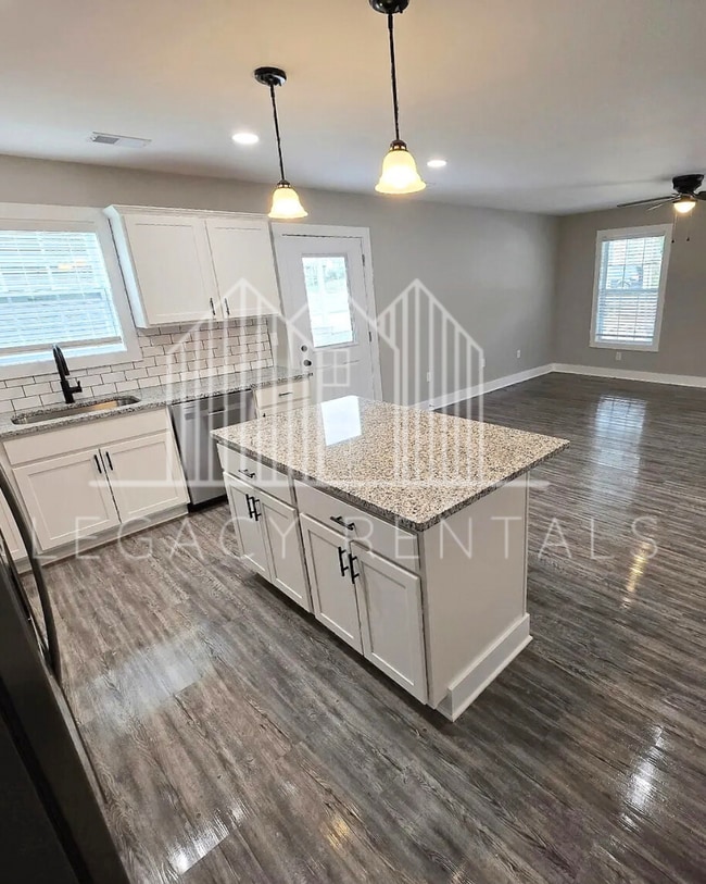 Building Photo - 1112 Race St