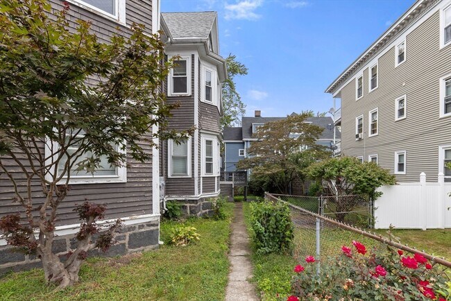 Photo - 247-249-249 Park St Unit 2