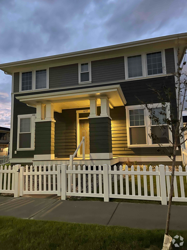 Building Photo - 6157 Farmstead Ave Rental