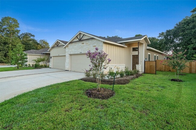 Photo - 202 Oakcrest