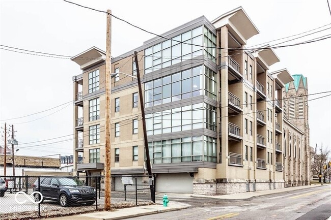 Photo - 802 N Meridian St Unit 306