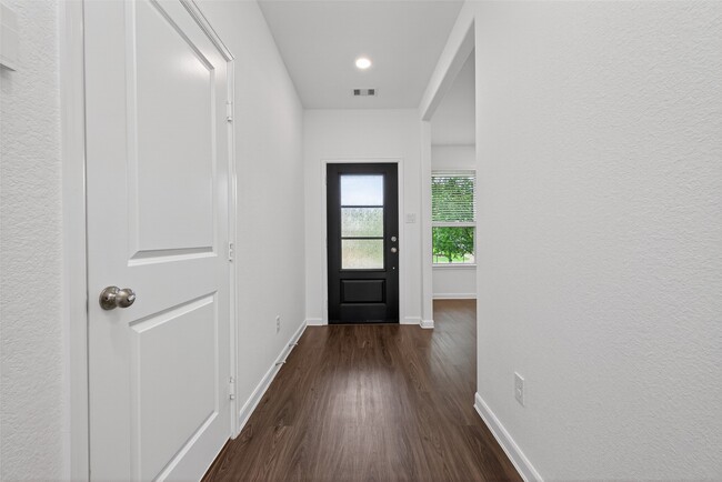 Photo - 16108 Dockside St