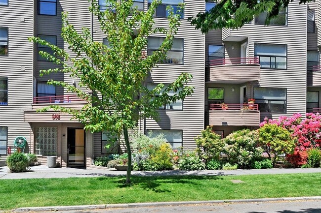Photo - Washington Court Apartments