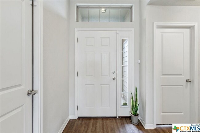 Photo - 904 Glenhaven Cove