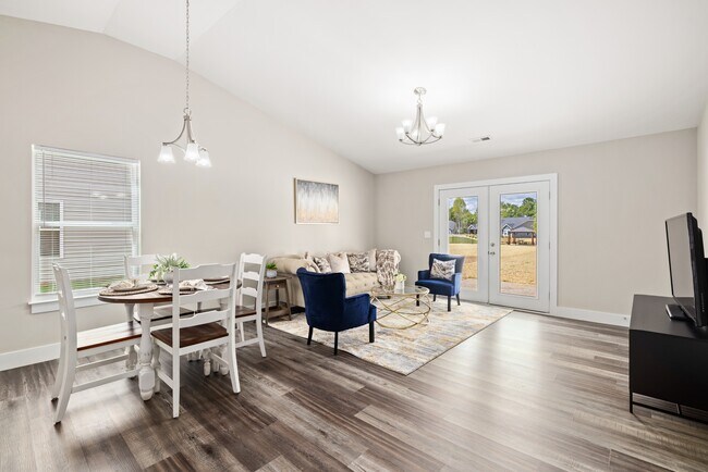 Photo - 925 Sparrow Ln