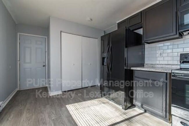 Photo - 304 Woodcross Pl