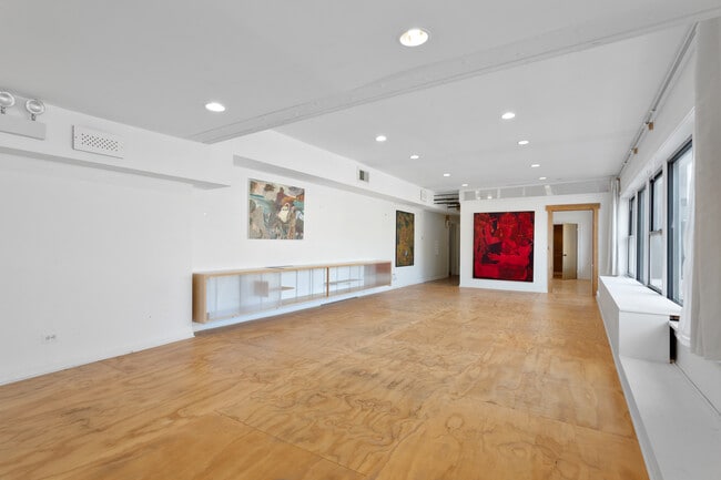 Photo - 4837 W Irving Park Rd