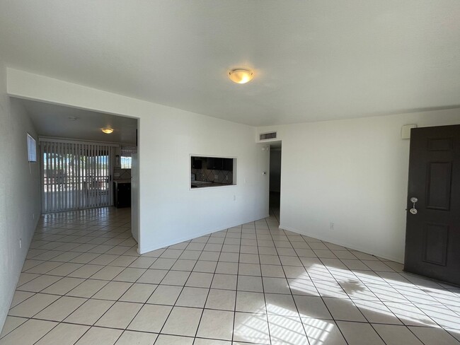 2621 S Lands End Rd