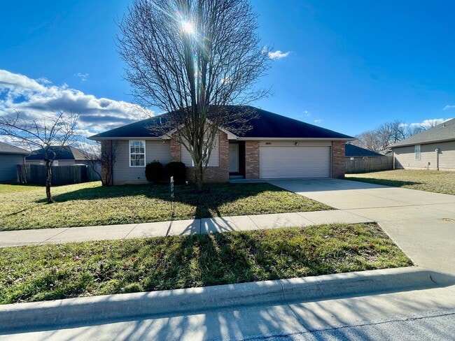 Building Photo - 5634 W Sugar Pine Dr