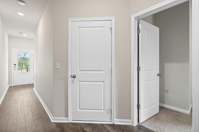 Photo - 1577 Halbrook Pl SW