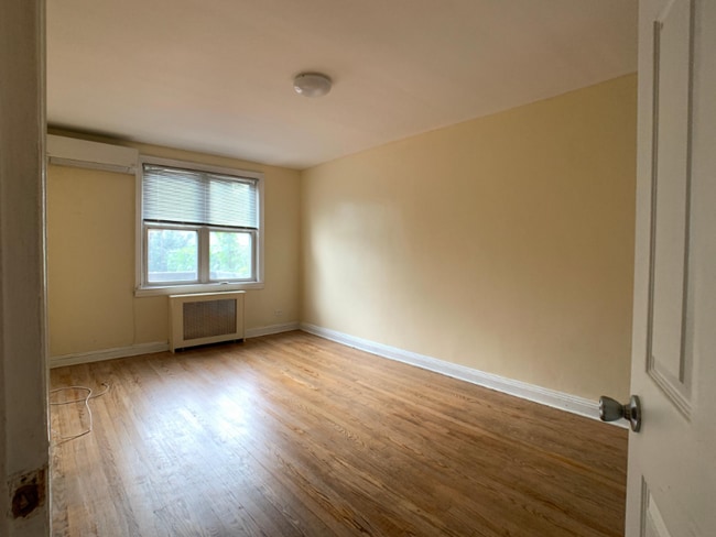 Photo - 2313 Tenbroeck Ave Unit 1st FL