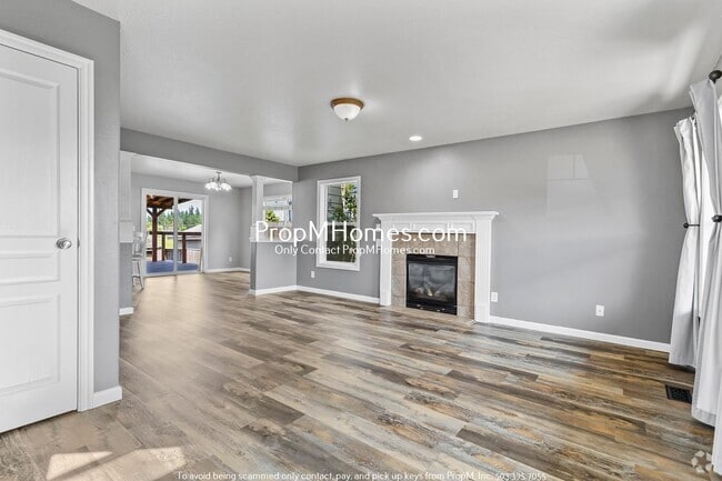 Building Photo - Updated 3 Bedroom Home in Molalla - Countr...