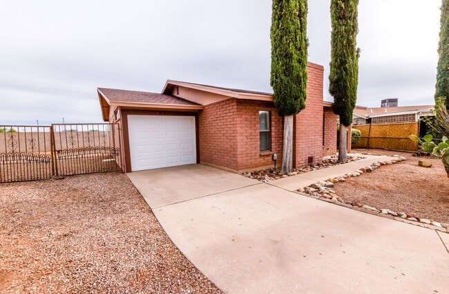 Photo - Charming Cul De Sac Home with Fireplace, Central A/C & Garage!