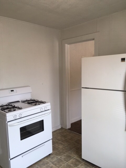 Photo - 208 W 9th St