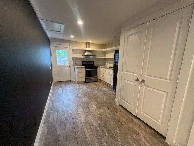 Photo - 1917 Thonig Rd