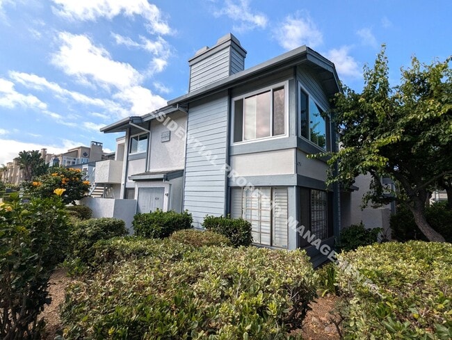 Building Photo - Stunning Corner Condo in the Heart of UTC Unit 201