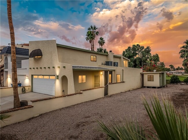 Building Photo - 2687 Country Club Dr