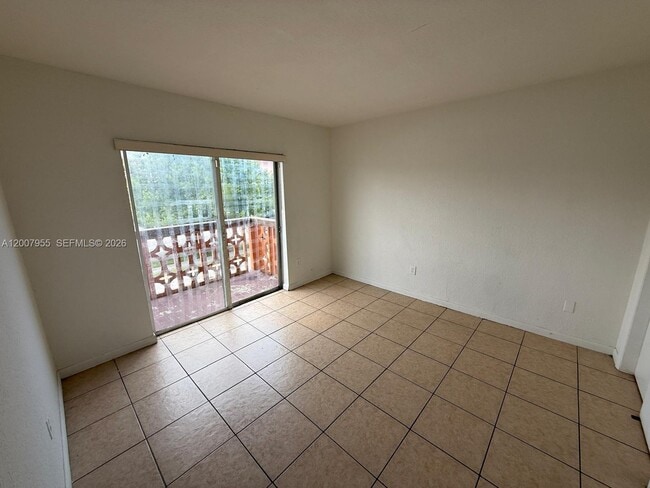 Photo - 2330 NW 11th St Unit 33
