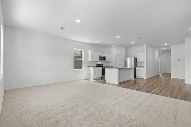 Photo - 141 Rother Pl