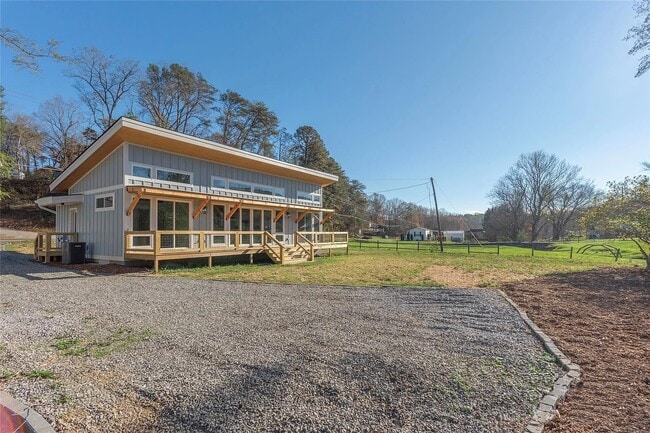 Photo - 924 Riceville Rd