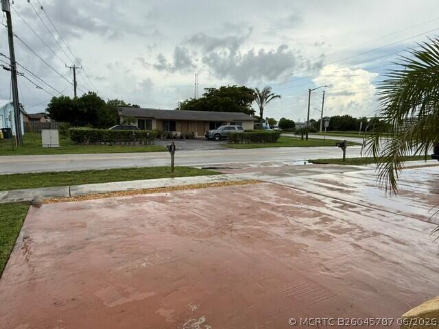 103 NE 28th St