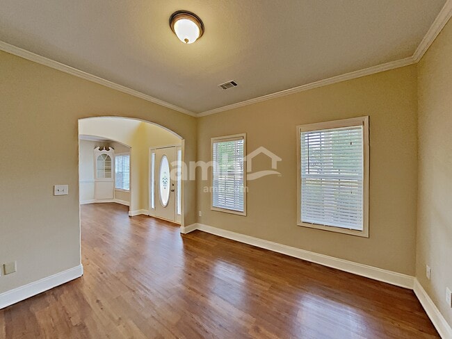 Photo - 712 Gatwick Ct