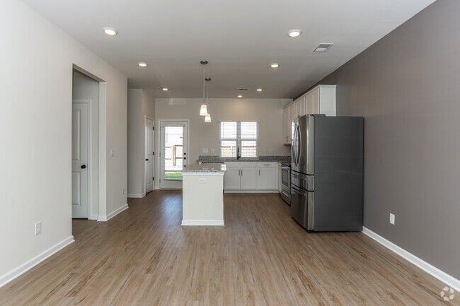 3BR, 3BA - 1,375 SF - Legends Townhomes