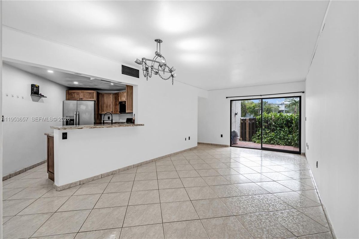 Photo - 9421 Fontainebleau Blvd