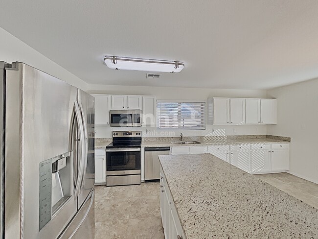 Photo - 770 E Reflection Pl