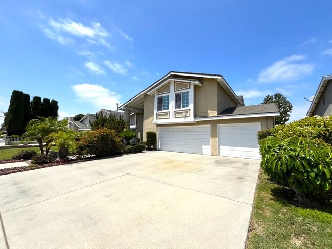 Photo - 4 bed, 3 bath located in Anaheim!