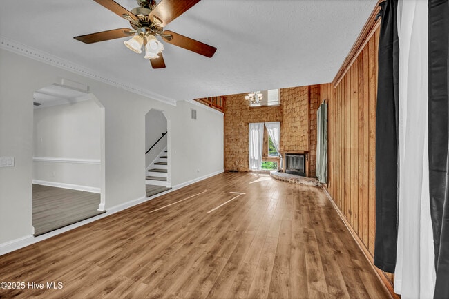 Photo - 14 Creekstone Ln