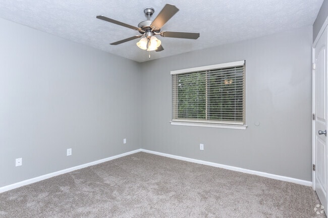 2BR, 1BA - 1,028 SF