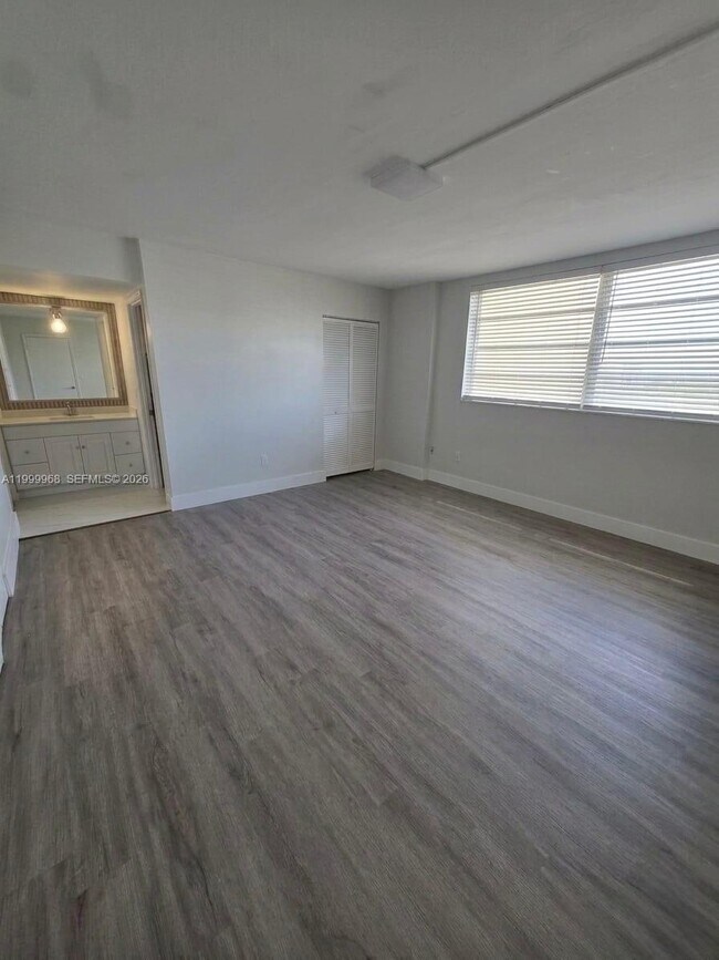 Photo - 16400 NE 17th Ave Unit 701