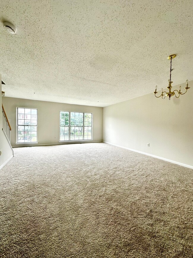 Photo - 2558 Ambling Cir